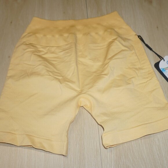 COPY - Alphalete shorts - Picture 3 of 5